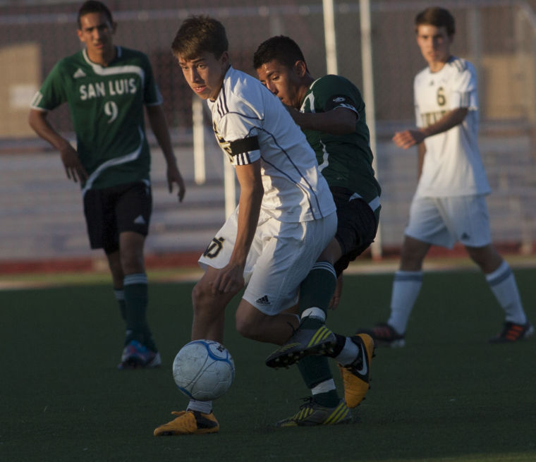 Soccer: DV vs San Luis